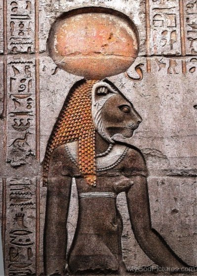 Sekhmet-Sculpture-On-Wall-tb518